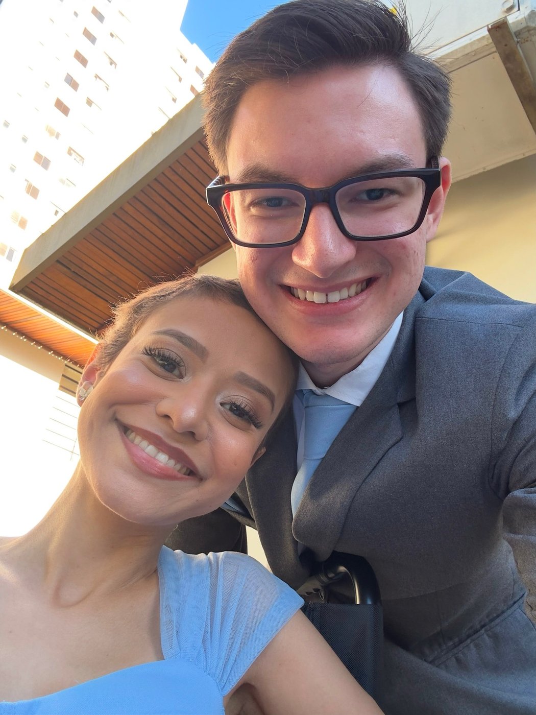 Ana e Gabriel em traje formal